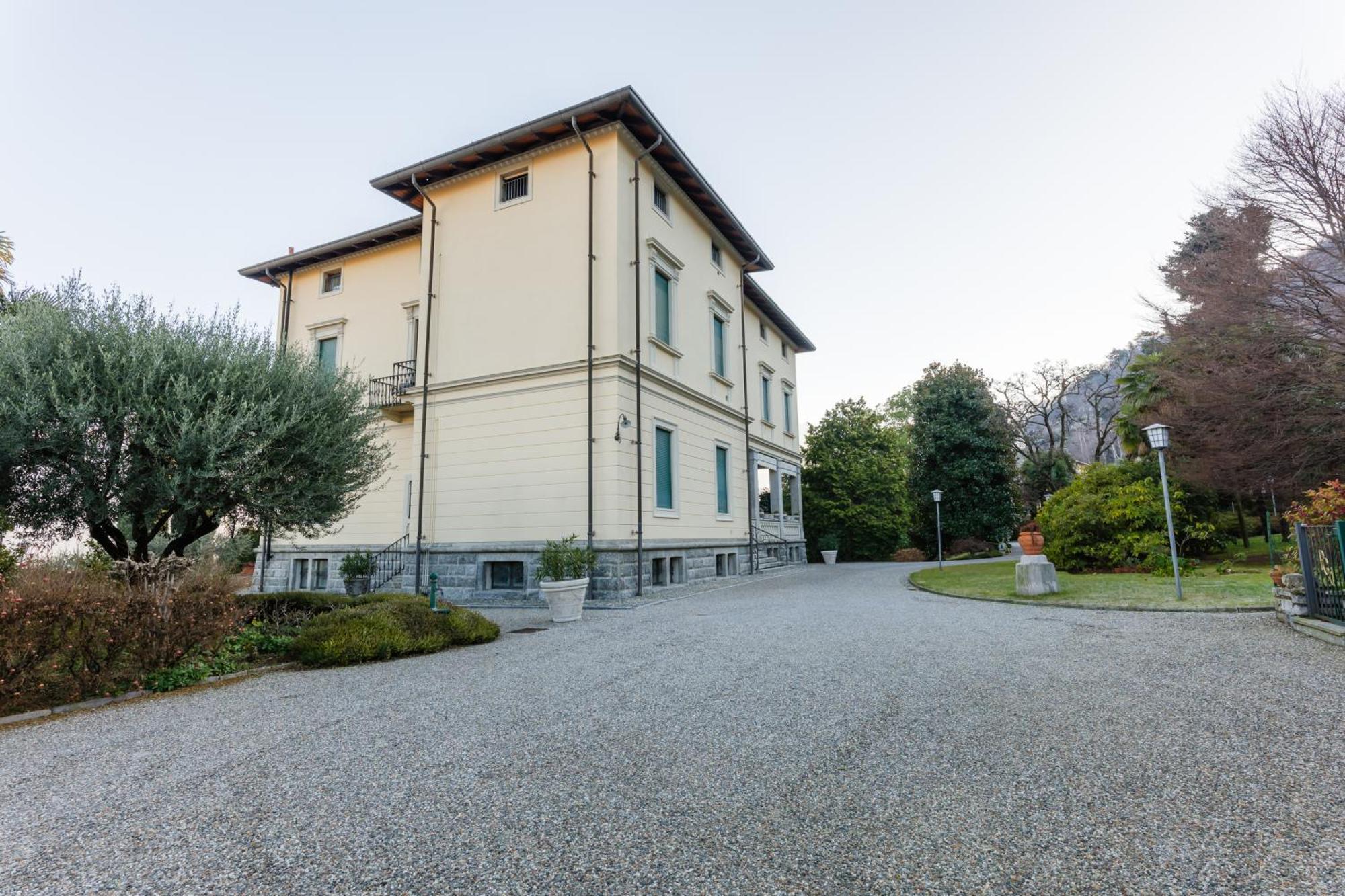 Regal Villa With Como Lake View And Free Parking 벨라지오 외부 사진